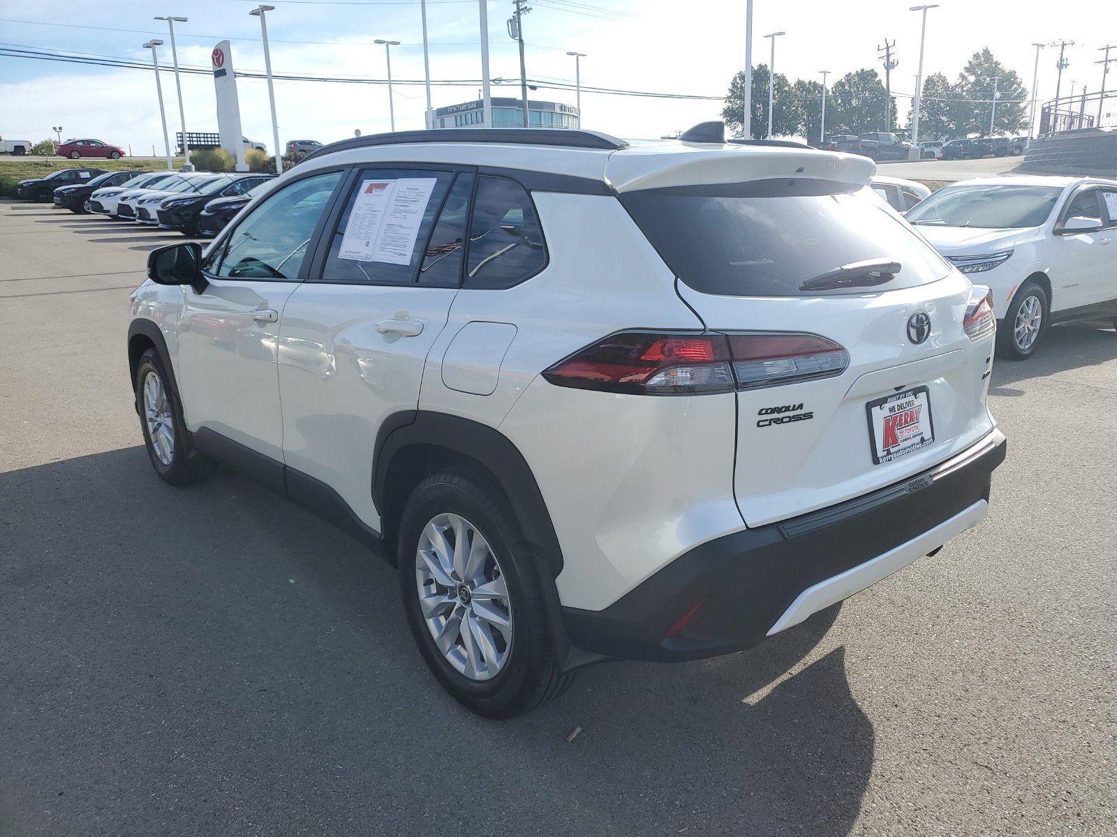 Used 2026 Toyota Corolla Cross LE AWD/4WD image 3