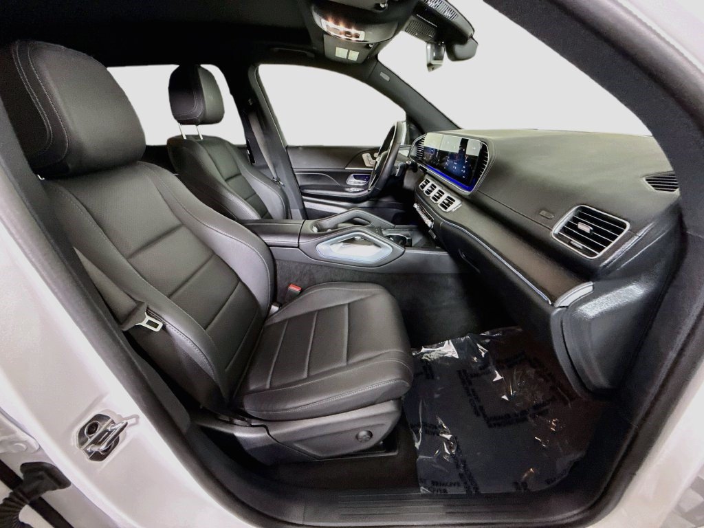 Used 2025 Mercedes-Benz GLS 450 4MATIC image 28
