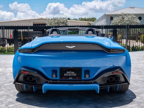 Used 2021 Aston Martin V8 Vantage Roadster RWD image 6
