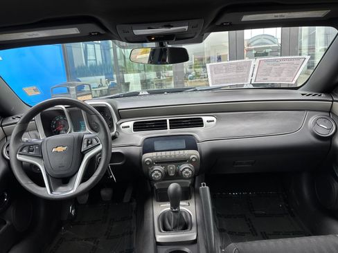 Used 2015 Chevrolet Camaro LS RWD image 17