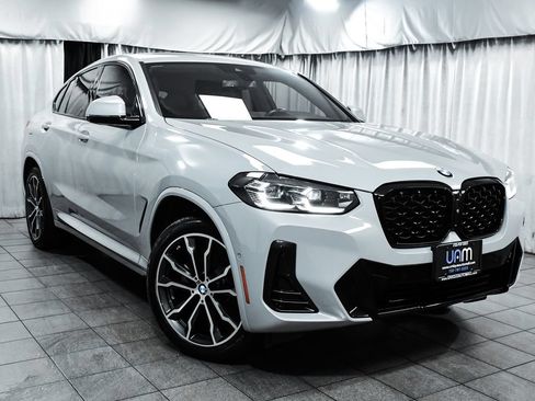 Used 2023 BMW X4 xDrive30i w/ M Sport Package AWD/4WD image 3