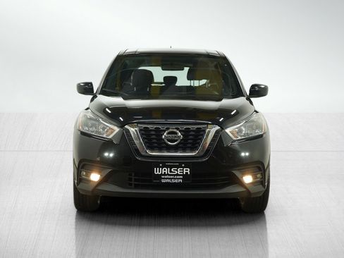 Used 2019 Nissan Kicks S image 8