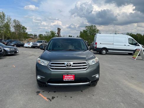 Used 2011 Toyota Highlander Limited w/ Tow Pkg AWD/4WD image 4