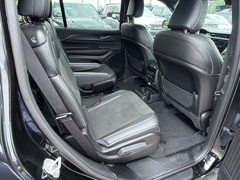 Used 2025 Jeep Grand Cherokee L Laredo AWD/4WD image 21