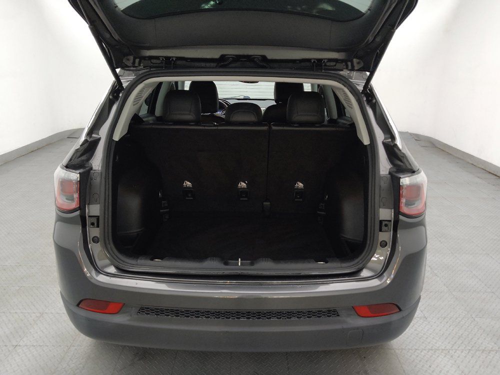 Used 2017 Jeep Compass Latitude w/ Popular Equipment Group FWD image 29