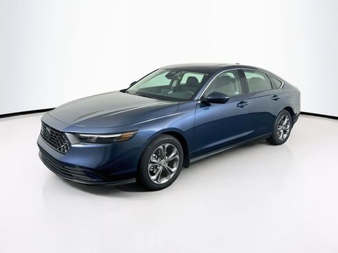 Used 2024 Honda Accord EX image 3