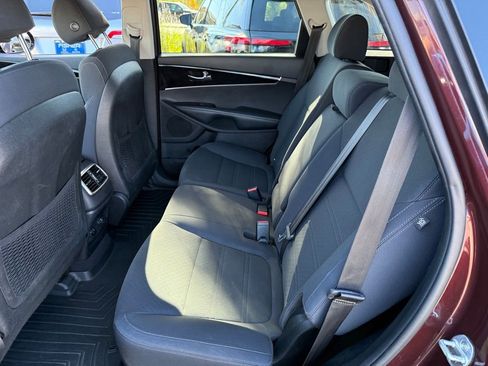 Used 2018 Kia Sorento LX image 15