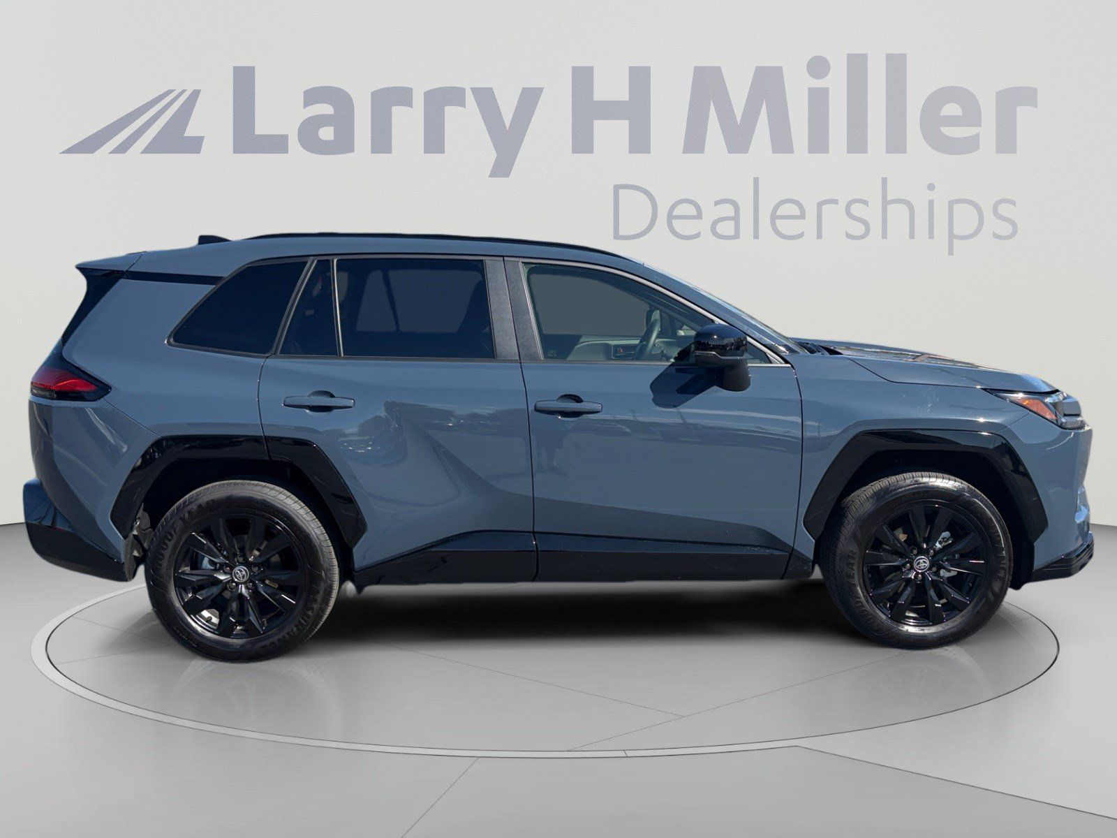 Used 2026 Toyota RAV4 SE w/ Convenience Package FWD image 6