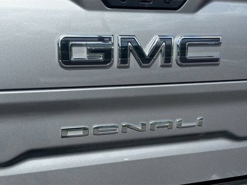 Used 2023 GMC Sierra 1500 Denali Ultimate AWD/4WD image 11