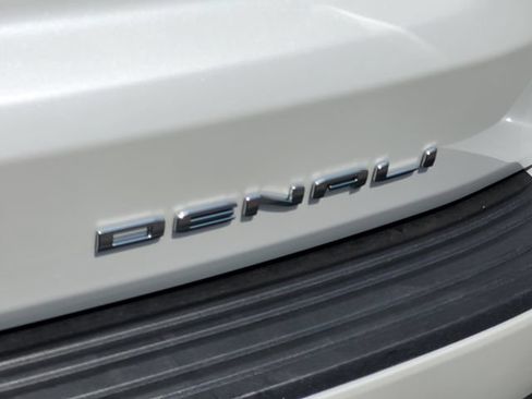 Used 2023 GMC Yukon Denali AWD/4WD image 9