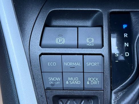 Used 2021 Toyota RAV4 XLE w/ Convenience Package AWD/4WD image 29