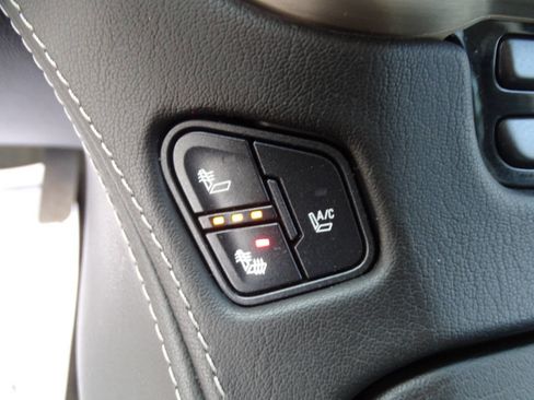 Used 2015 GMC Yukon XL 4x4 Denali image 39