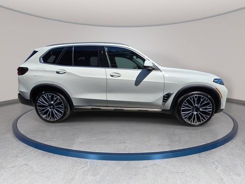 Used 2025 BMW X5 xDrive40i AWD/4WD image 5