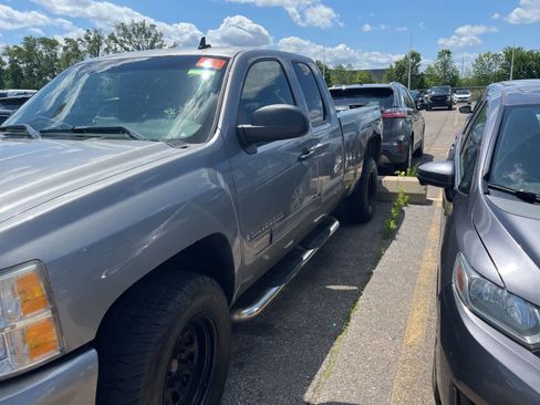 Used 2009 Chevrolet Silverado 1500 LT w/ Power Pack Plus AWD/4WD image 6