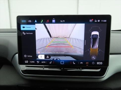 New 2025 Volkswagen ID.4 Pro RWD image 16