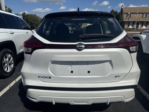 Used 2023 Nissan Kicks SV image 5