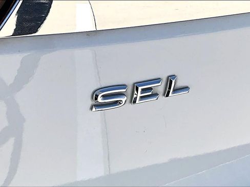 Used 2019 Volkswagen Atlas SEL AWD/4WD image 9