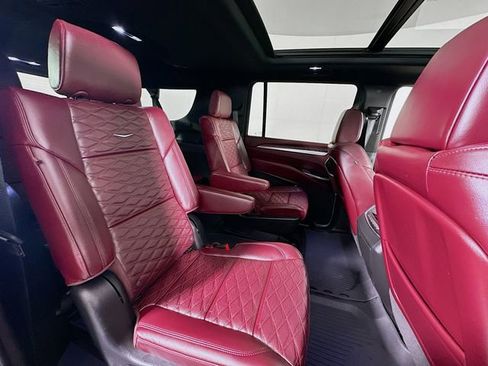 Used 2025 Cadillac Escalade ESV Premium Luxury w/ Touring Package image 31