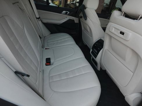 Used 2019 BMW X5 xDrive40i w/ Premium Package 2 AWD/4WD image 14