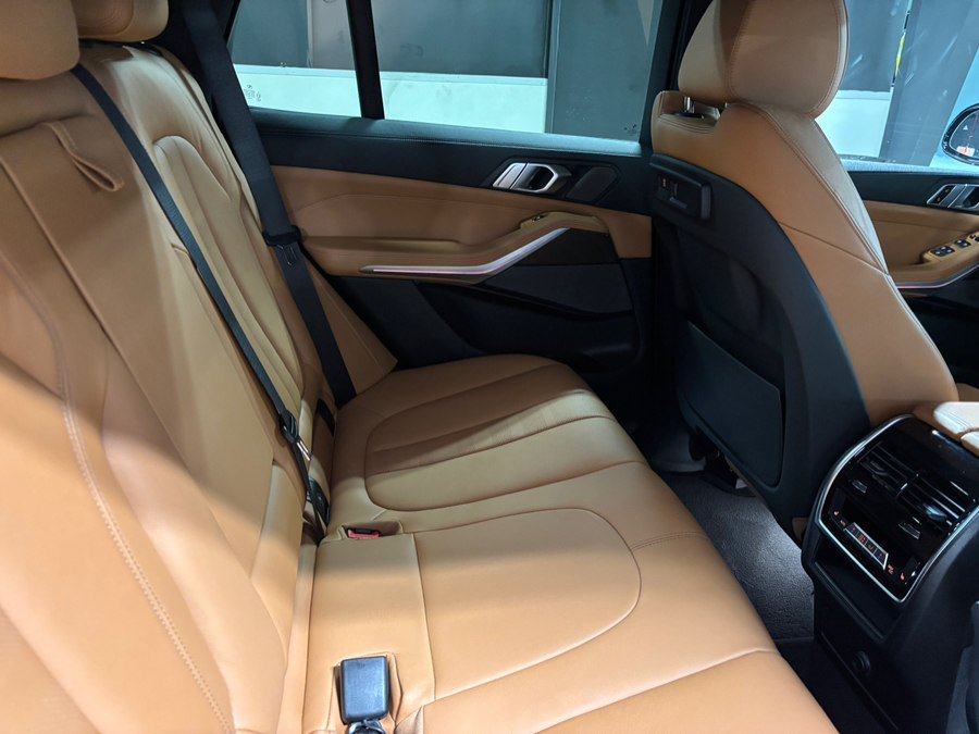 Used 2021 BMW X5 xDrive40i w/ M Sport Package AWD/4WD image 13