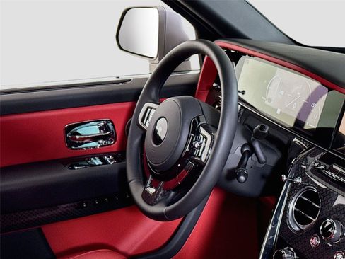 Used 2025 Rolls-Royce Cullinan Black Badge AWD/4WD image 35
