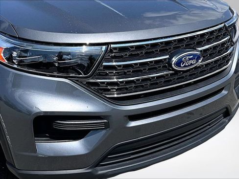 Used 2023 Ford Explorer XLT AWD/4WD image 30