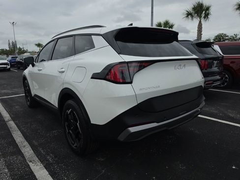 Certified 2026 Kia Sportage EX w/ EX Panoramic Sunroof Package AWD/4WD image 12