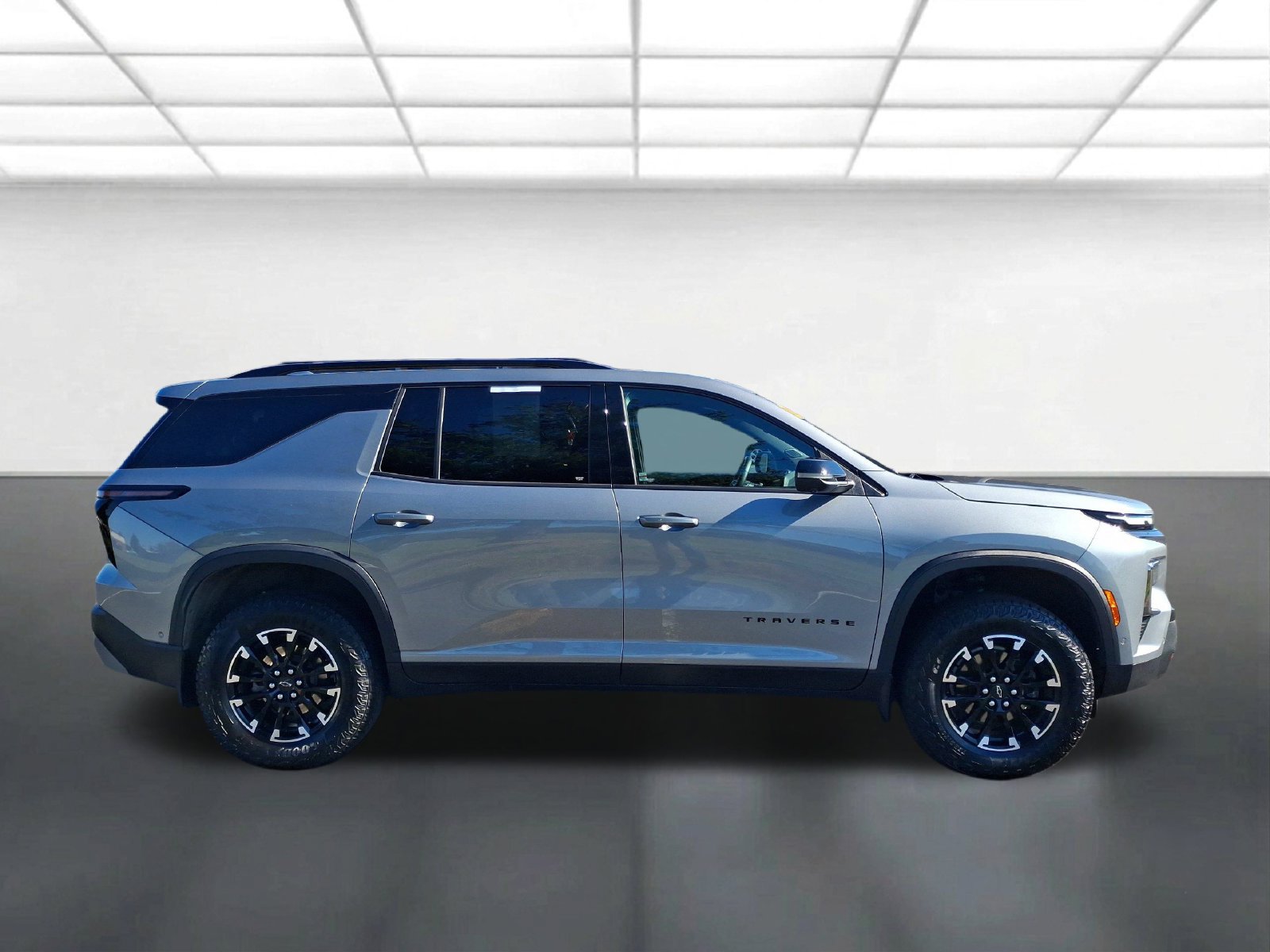 Used 2024 Chevrolet Traverse Z71 w/ Enhanced Driving Package AWD/4WD image 2
