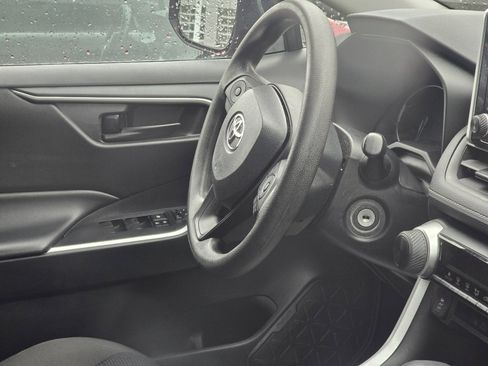 Used 2024 Toyota RAV4 LE AWD/4WD image 17