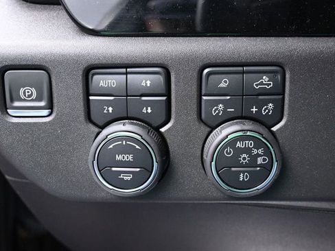 Used 2025 Chevrolet Silverado 1500 LT Trail Boss w/ Convenience Package II image 33