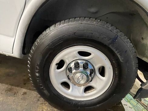 Used 2017 Chevrolet Express 3500 LT w/ LT Preferred Equipment Group image 43