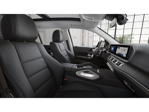 New 2026 Mercedes-Benz GLS 450 4MATIC image 4