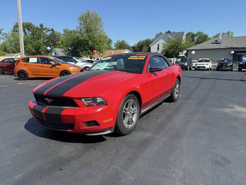 Used 2010 Ford Mustang Premium RWD image 9