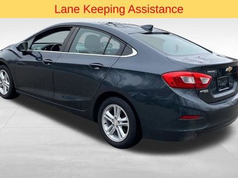 Used 2017 Chevrolet Cruze LT image 7