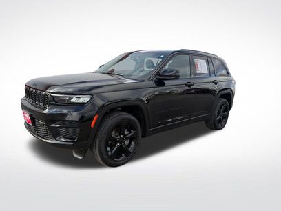Used 2023 Jeep Grand Cherokee Altitude