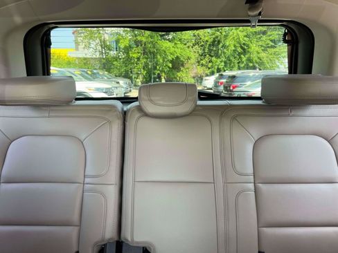 Used 2024 Lincoln Navigator Premiere AWD/4WD image 12