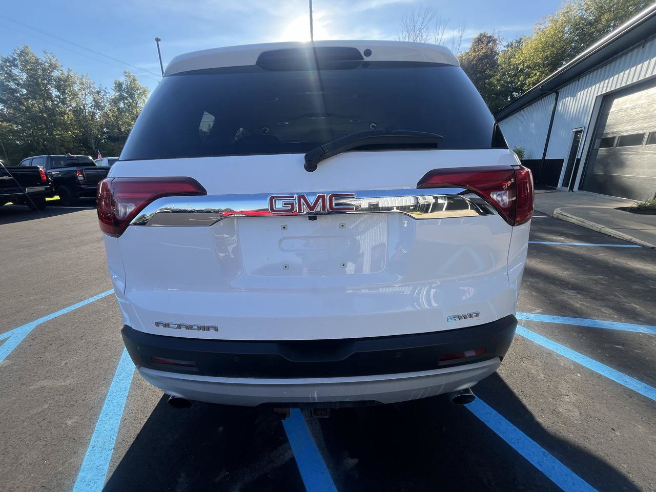 Used 2019 GMC Acadia SLT w/ LPO, Cargo Package AWD/4WD image 6