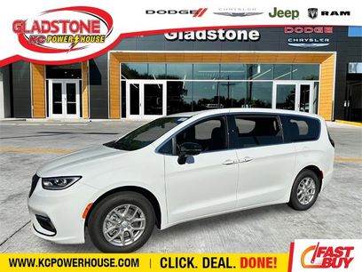 New 2026 Chrysler Pacifica Select