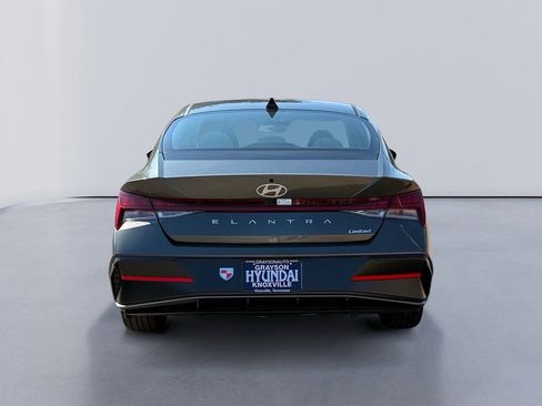 New 2025 Hyundai Elantra Limited FWD image 4