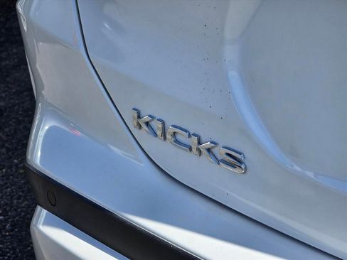 Used 2022 Nissan Kicks SR image 14