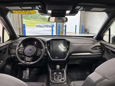 Used 2025 Subaru Forester Premium AWD/4WD image 13