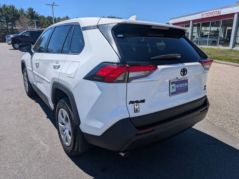 Used 2023 Toyota RAV4 LE AWD/4WD image 3