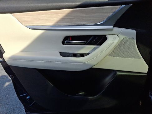 Used 2024 MAZDA CX-90 3.3 Turbo w/ Premium Plus Pkg image 12