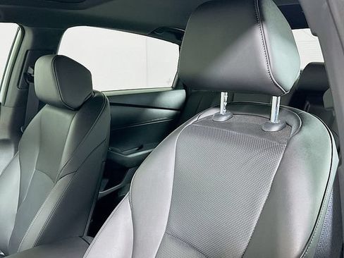 Used 2025 Honda Accord Sport image 19