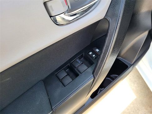 Used 2019 Toyota Corolla LE image 15