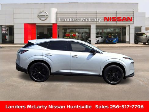 Used 2025 Nissan Murano SV AWD/4WD image 2