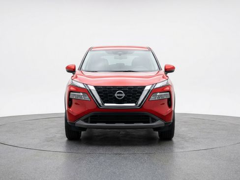 Used 2025 Nissan Rogue SV AWD/4WD image 2
