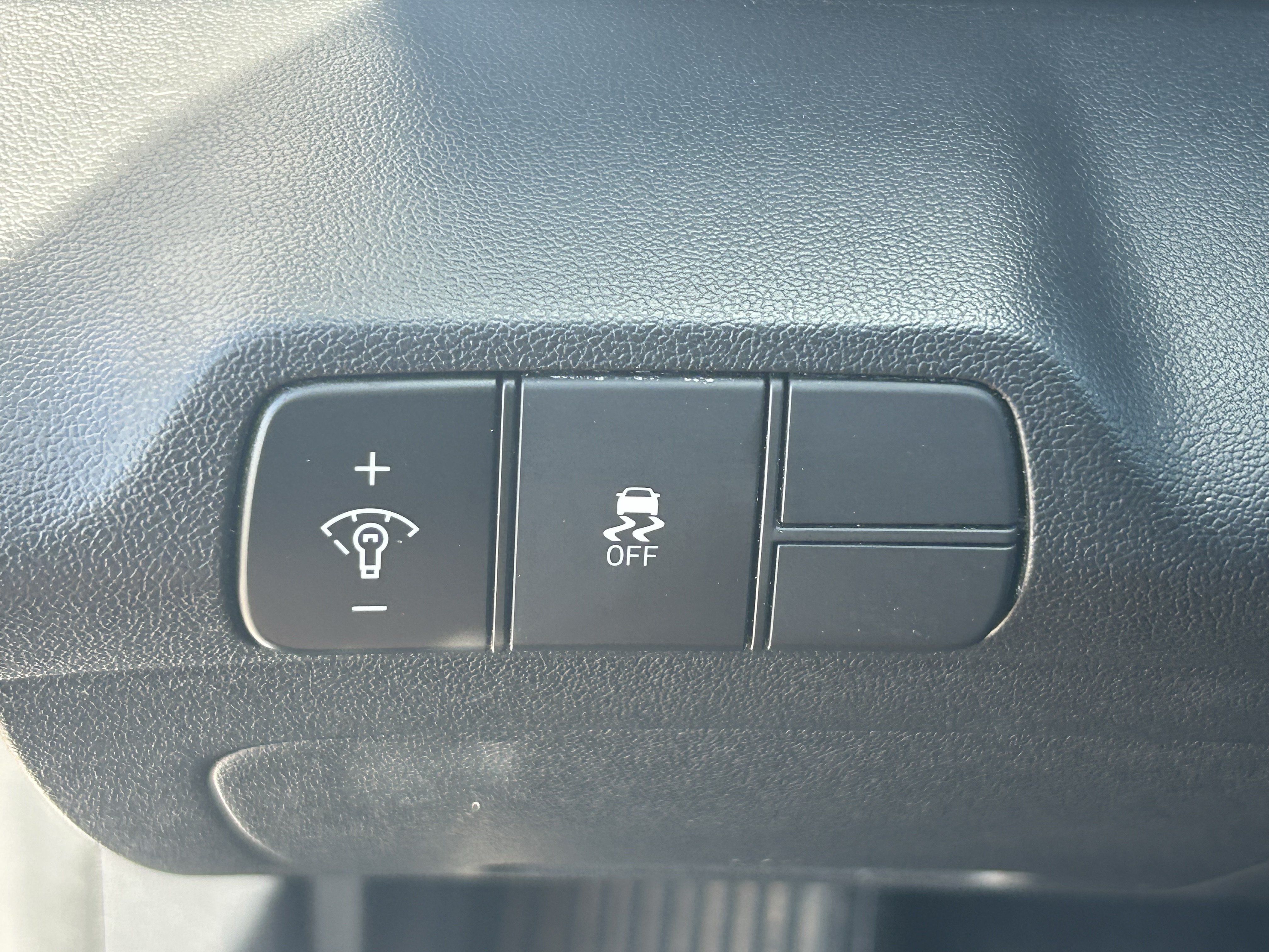 Used 2024 Hyundai Elantra Limited FWD image 32