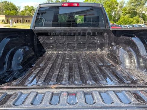 Used 2019 RAM 1500 Express w/ Express Value Package AWD/4WD image 9