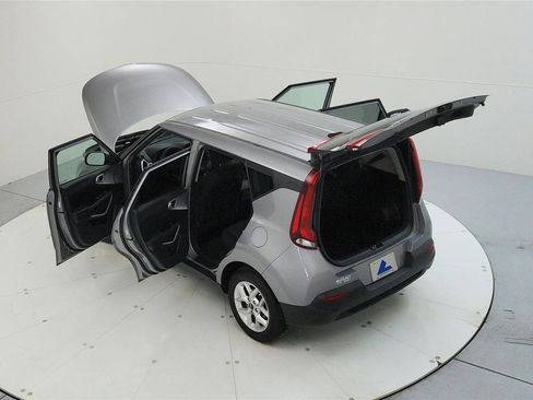 Used 2022 Kia Soul LX w/ Technology Package image 19